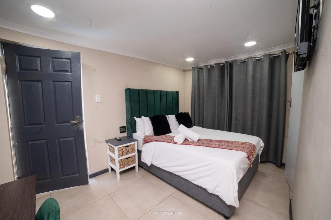 Comfort On Wrench Guest house *